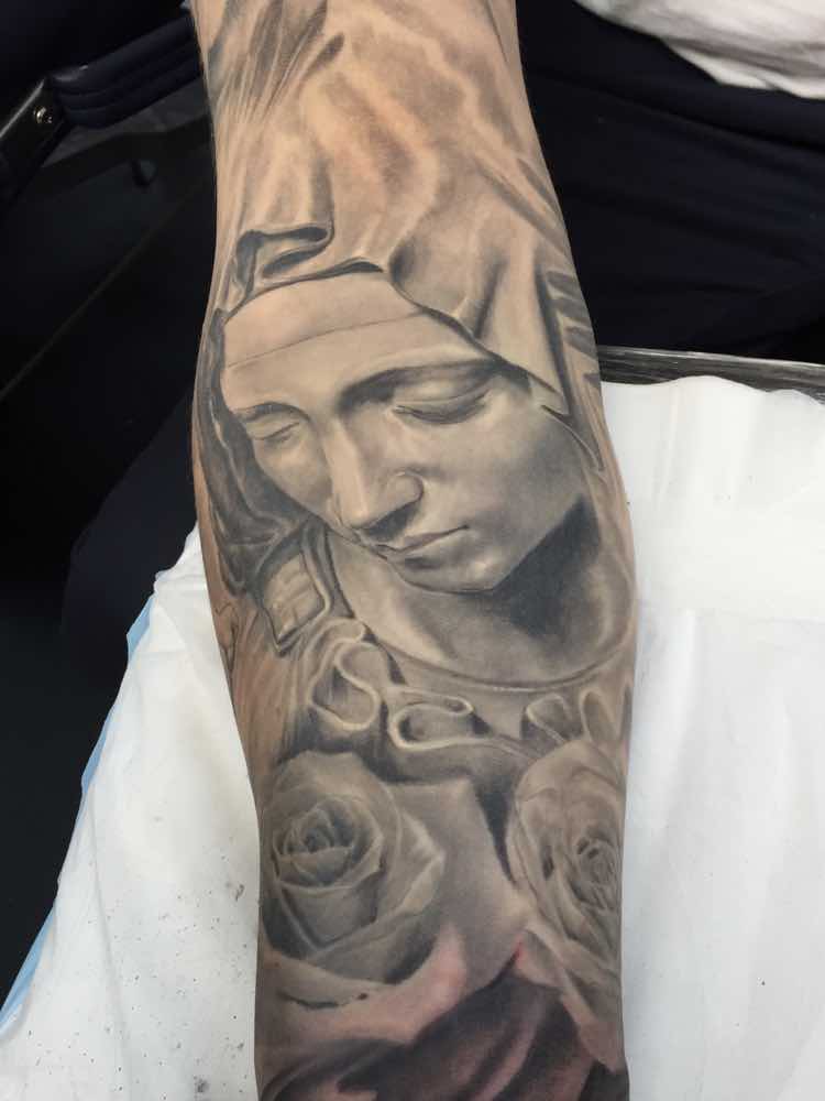 Black and grey shade tattoo Compass and daisies tattoo half sleeve   Daisy tattoo Tattoo shading Half sleeve tattoo